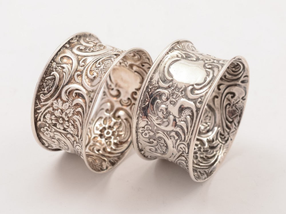 Cased Pair of Edwardian Silver Napkin Rings, Birmingham 1904 View III