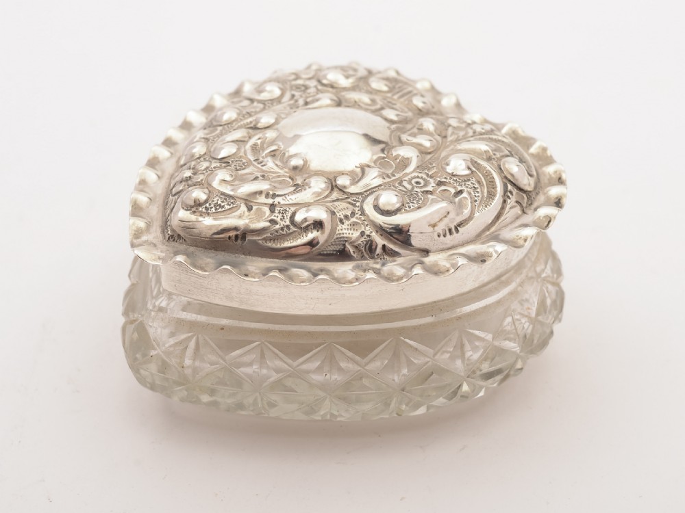 Edwardian Heart Shaped Silver Lidded Box, Birmingham 1901