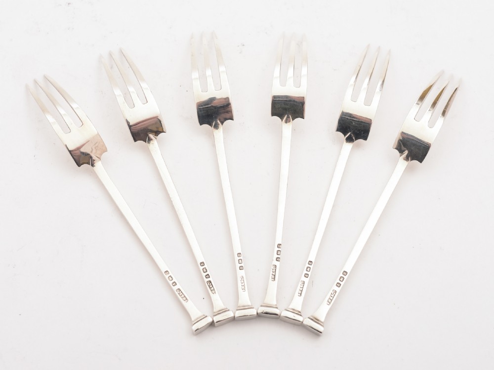 Cased Set of 6 Silver Cake Forks, Birmingham 1924 View II