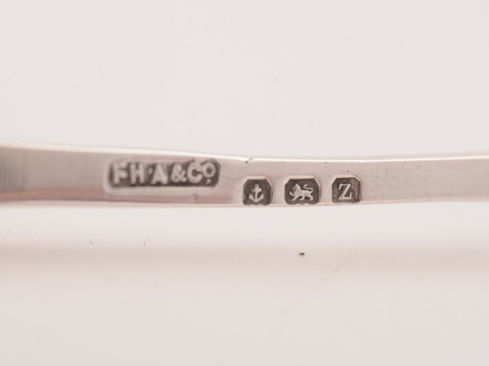 Cased Set of 6 Silver Cake Forks, Birmingham 1924 View V