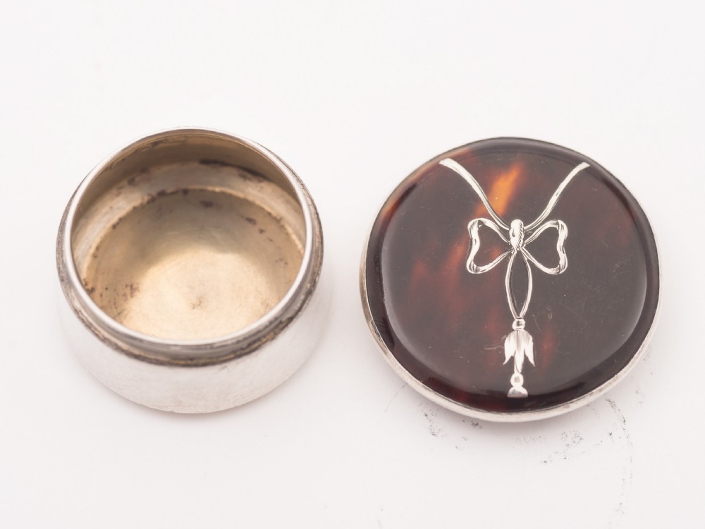 Silver and Tortoise Shell Pill Box, Chester 1911 View III