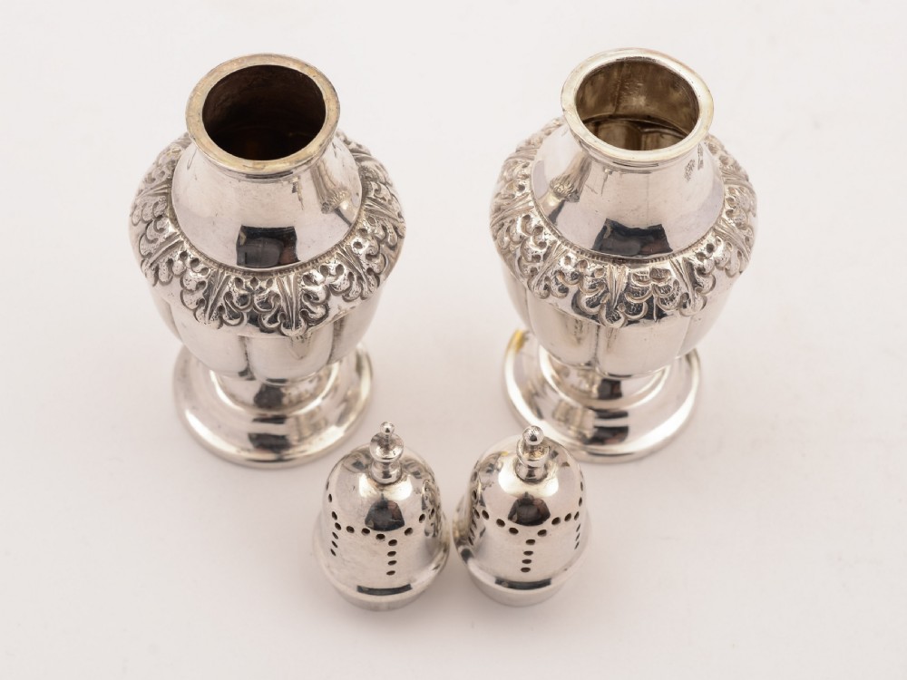 Pair of Silver Edwardian Pepper Pots, Birmingham 1907 View V