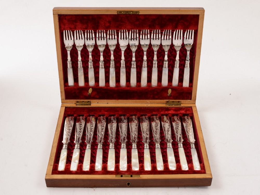 Wonderful Edwardian Cased Mother of Pearl Fish Set, 1902