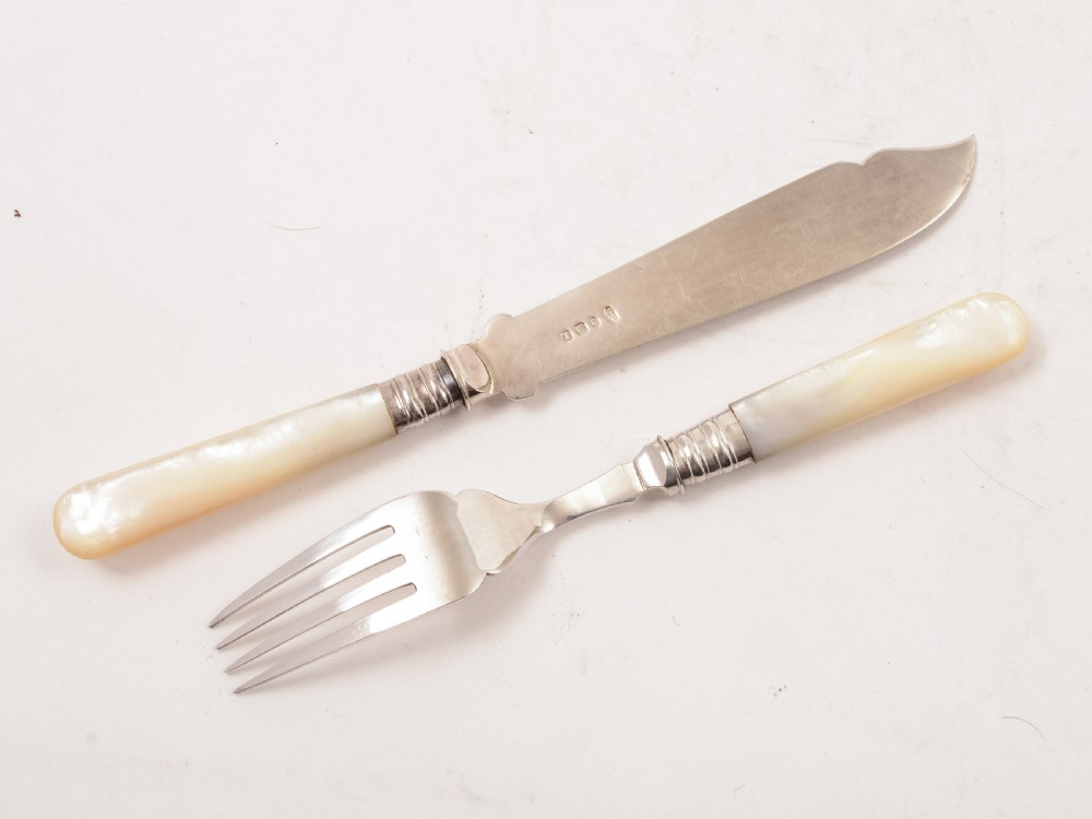 Wonderful Edwardian Cased Mother of Pearl Fish Set, 1902 View III