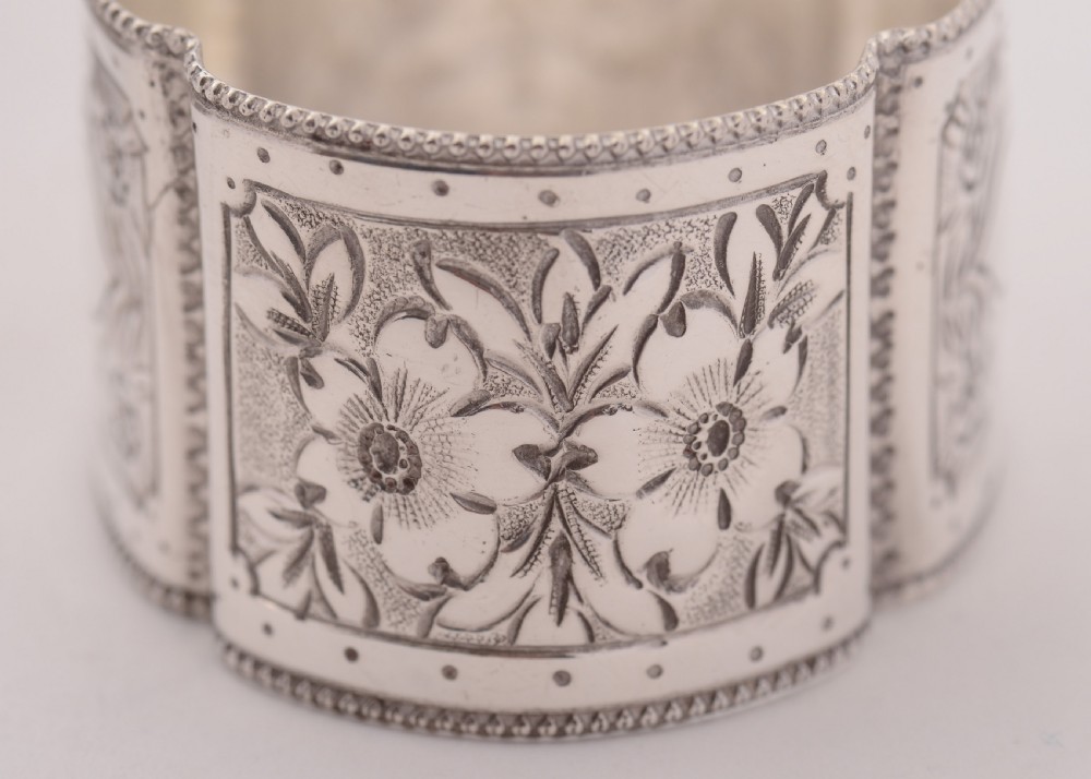 Elegant  set of six  Edwardian silver plated napkin rings - circa 1905 View V