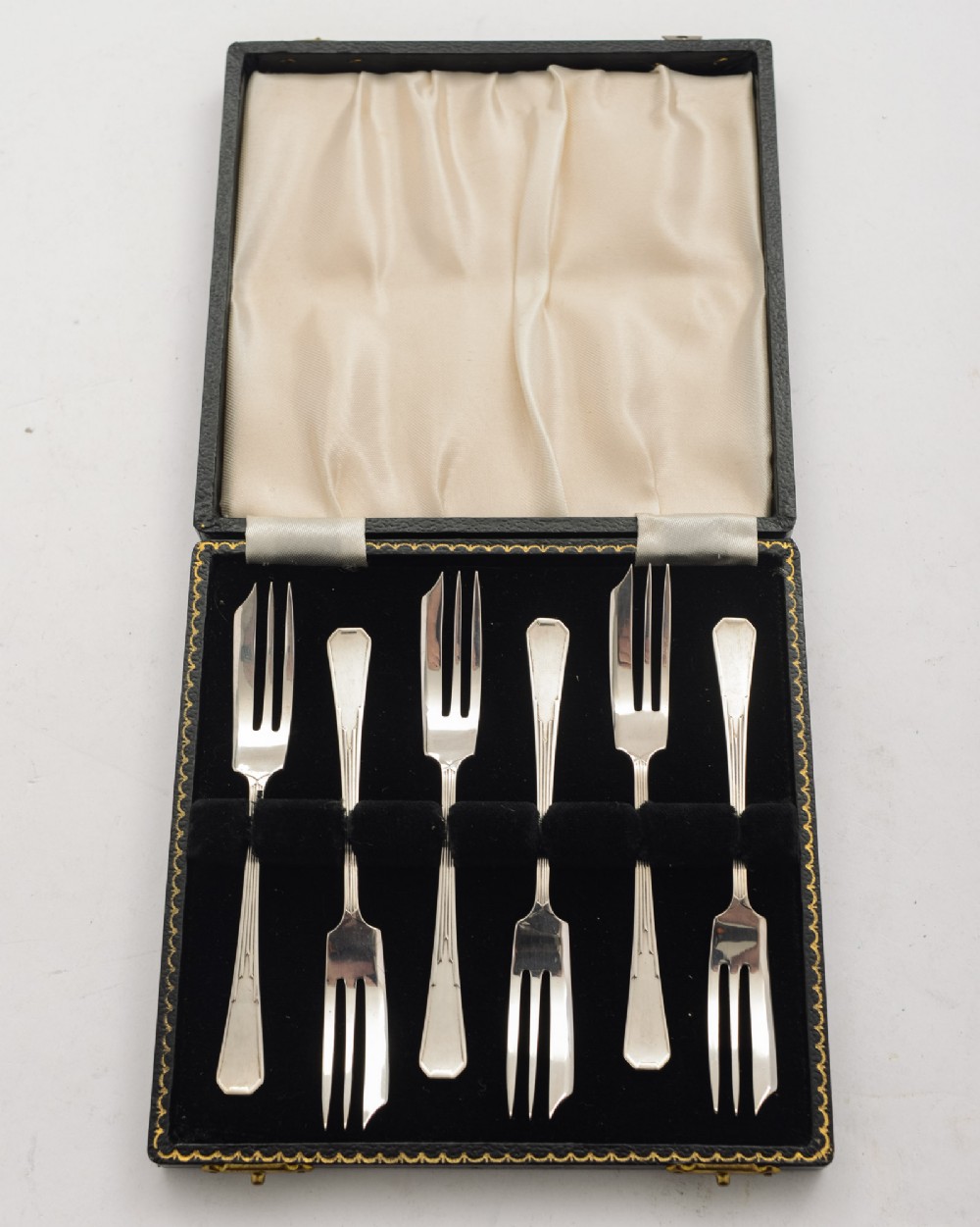 Nice Cased Set of  6 Silver Cake Forks - Sheffield 1958