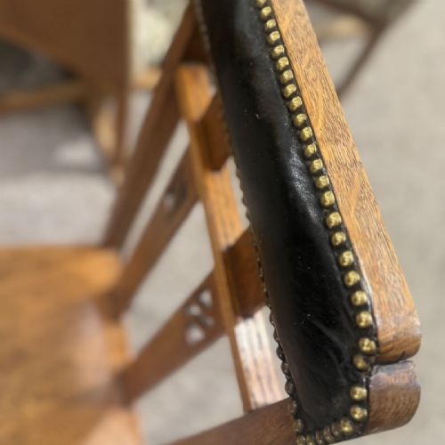 ARTS AND CRAFTS OAK CHAIR - ADDITIONAL PHOTO 1
