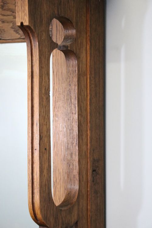 ARTS AND CRAFTS STYLE A SUPER QUALITY LATE VICTORIAN OAK SIDEBOARD WITH AN ARTS AND CRAFTS INFLUENCED STYLE - ADDITIONAL PHOTO 7