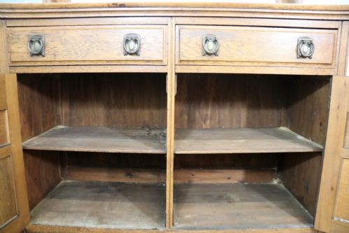 ARTS AND CRAFTS STYLE A SUPER QUALITY LATE VICTORIAN OAK SIDEBOARD WITH AN ARTS AND CRAFTS INFLUENCED STYLE - ADDITIONAL PHOTO 12