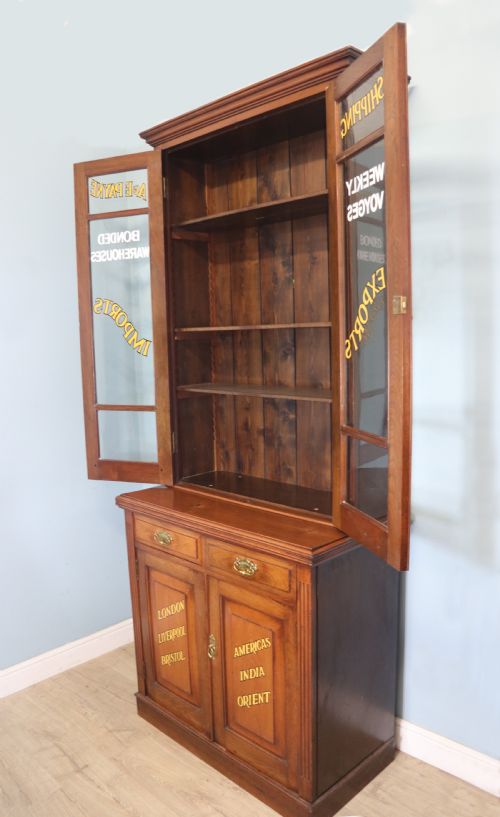 THIS LOVELY LATE 19TH CENTURY AMERICAN WALNUT BOOKCASE CABINET - ADDITIONAL PHOTO 1