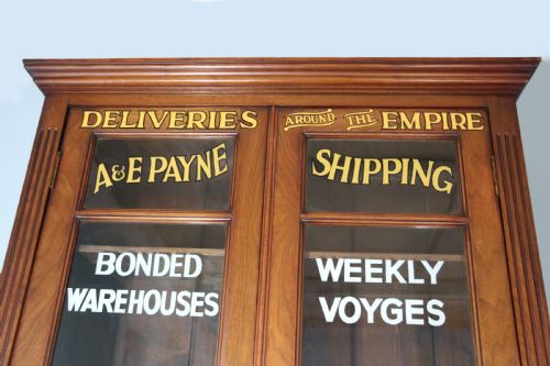 THIS LOVELY LATE 19TH CENTURY AMERICAN WALNUT BOOKCASE CABINET - ADDITIONAL PHOTO 4