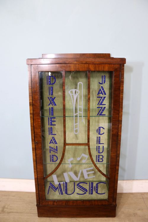 A Lovely 1930’S Walnut Veneered Display Cabinet