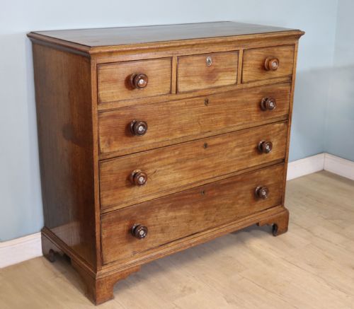 A Lovely Late Georgian Mahogany Chest of Drawers