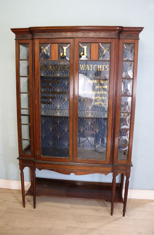 A LOVELY MAHOGANY FRAMED DISPLAY CABINET