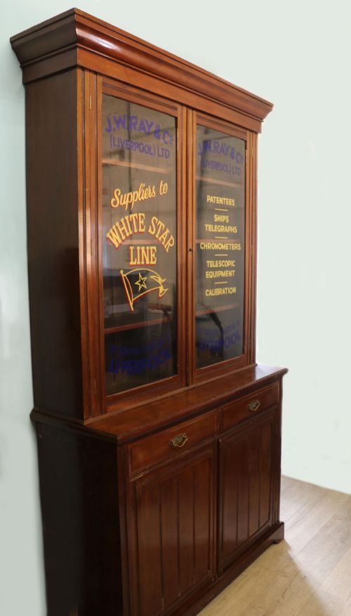 A WONDERFUL LATE 19TH CENTURY AMERICAN WALNUT BOOKCASE CABINET - ADDITIONAL PHOTO 1