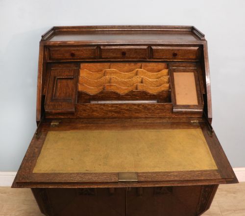 A MOST UNUSUALLY CONFIGURED OAK VENEERED BUREAU - ADDITIONAL PHOTO 14