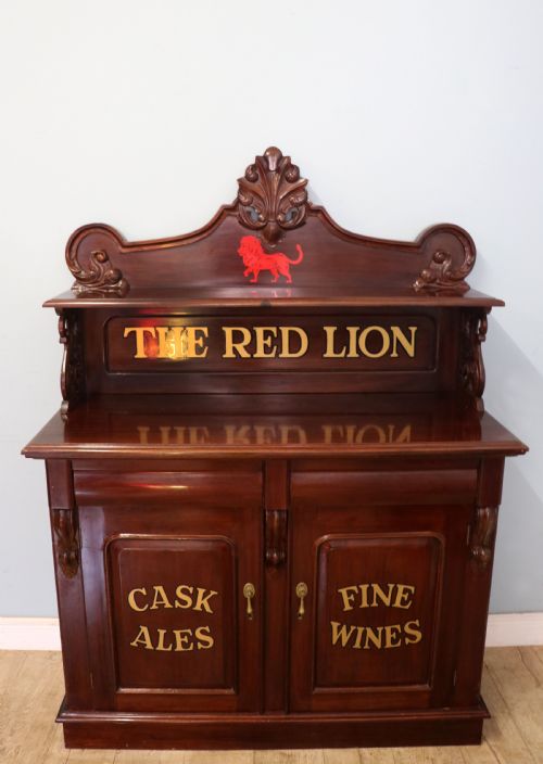A VERY NICE SOLID MAHOGANY CHIFFONIER SIDEBOARD LATER SIGN WRITTEN FOR THE RED LION PUBLIC HOUSE