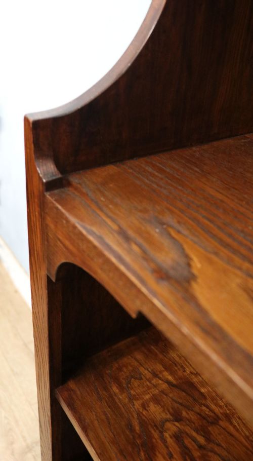 A LOVELY EARLY 20TH CENTURY OAK OPEN FRONT BOOKCASE BEAR THE SIGNATURE OF ALBERT GILLES A RENOWNED FRENCH COPPERSMITH - ADDITIONAL PHOTO 3