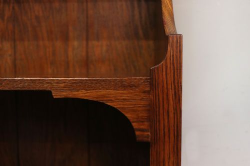 A LOVELY EARLY 20TH CENTURY OAK OPEN FRONT BOOKCASE BEAR THE SIGNATURE OF ALBERT GILLES A RENOWNED FRENCH COPPERSMITH - ADDITIONAL PHOTO 5