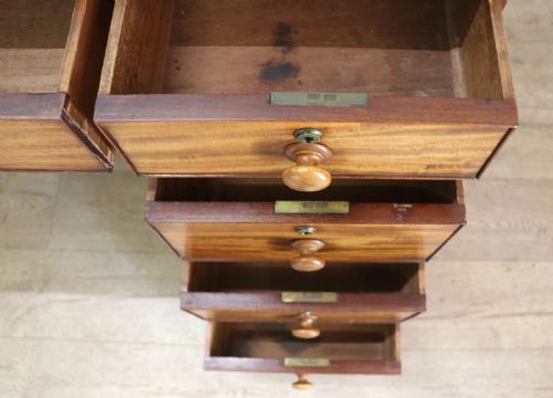 A LOVELY HONEST 19TH CENTURY MAHOGANY TWIN PEDESTAL OFFICE DESK - ADDITIONAL PHOTO 16