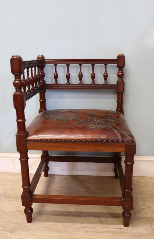 A LOVELY UNUSUAL LATE VICTORIAN CORNER CHAIR - ADDITIONAL PHOTO 9