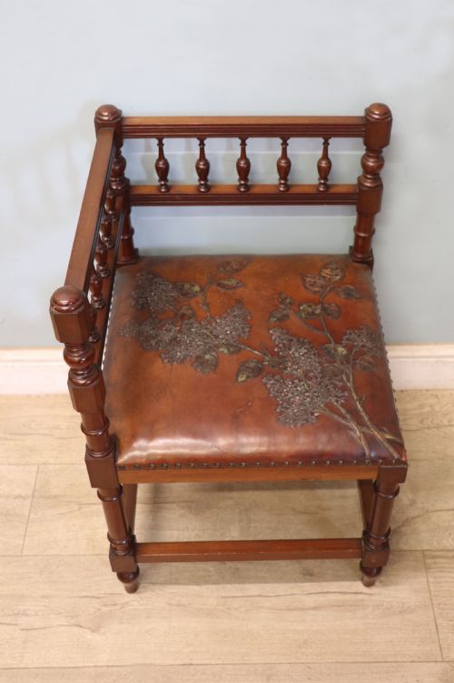 A LOVELY UNUSUAL LATE VICTORIAN CORNER CHAIR - ADDITIONAL PHOTO 10