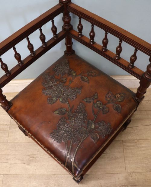 A LOVELY UNUSUAL LATE VICTORIAN CORNER CHAIR - ADDITIONAL PHOTO 19