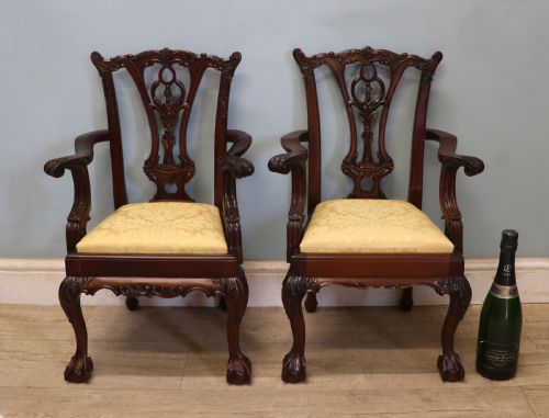AN ABSOLUTELY CHARMING PAIR OF NICE QUALITY GEORGIAN REVIVAL STYLE CHILDRENS OPEN ARM OR CARVER CHAIRS - ADDITIONAL PHOTO 2