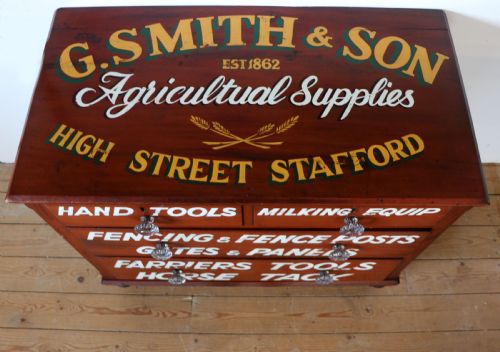 A LOVELY VICTORIAN PAINTED PINE CHEST OF FOUR DRAWERS SIGN WRITTEN FOR THE SMITHS AGRICULTURAL MERCHANTS OF STAFFORD - ADDITIONAL PHOTO 10
