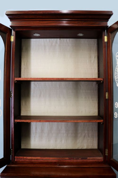 A BEAUTIFUL QUALITY VICTORIAN MAHOGANY BOOKCASE CABINET LATER SIGN WRITTEN WITH THE HOME OFFICE LOGO - ADDITIONAL PHOTO 17