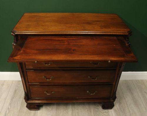 A LOVELY SOLID MAHOGANY BACHELORS CHEST - ADDITIONAL PHOTO 4