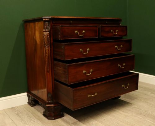 A LOVELY SOLID MAHOGANY BACHELORS CHEST - ADDITIONAL PHOTO 7