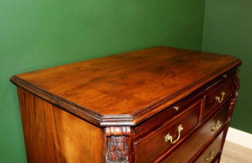 A LOVELY SOLID MAHOGANY BACHELORS CHEST - ADDITIONAL PHOTO 10