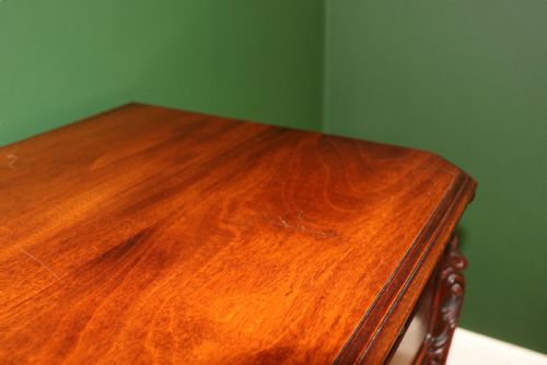 A LOVELY SOLID MAHOGANY BACHELORS CHEST - ADDITIONAL PHOTO 11