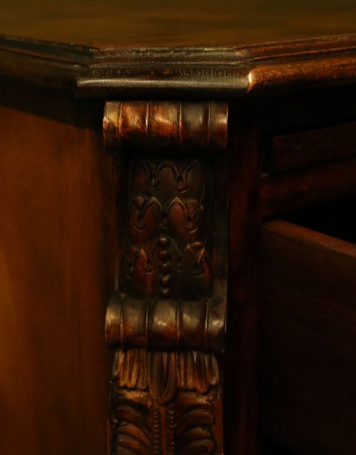 A LOVELY SOLID MAHOGANY BACHELORS CHEST - ADDITIONAL PHOTO 17