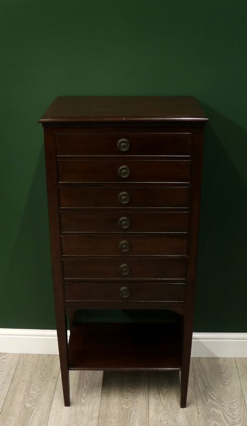 AN EARLY 20TH CENTURY MAHOGANY MUSIC CABINET - ADDITIONAL PHOTO 1