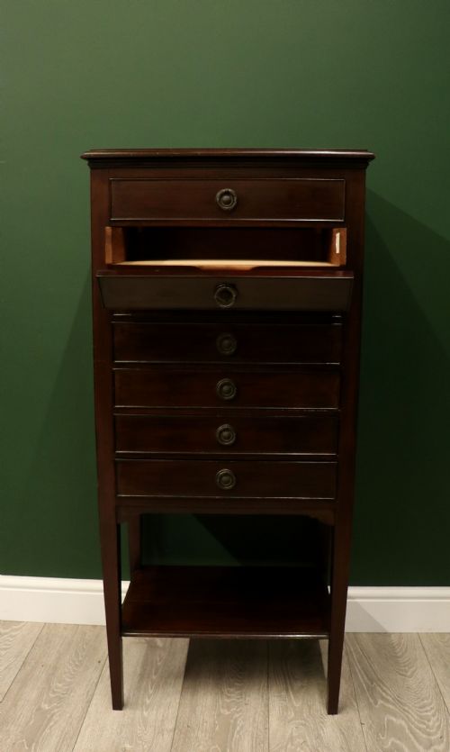 AN EARLY 20TH CENTURY MAHOGANY MUSIC CABINET - ADDITIONAL PHOTO 2