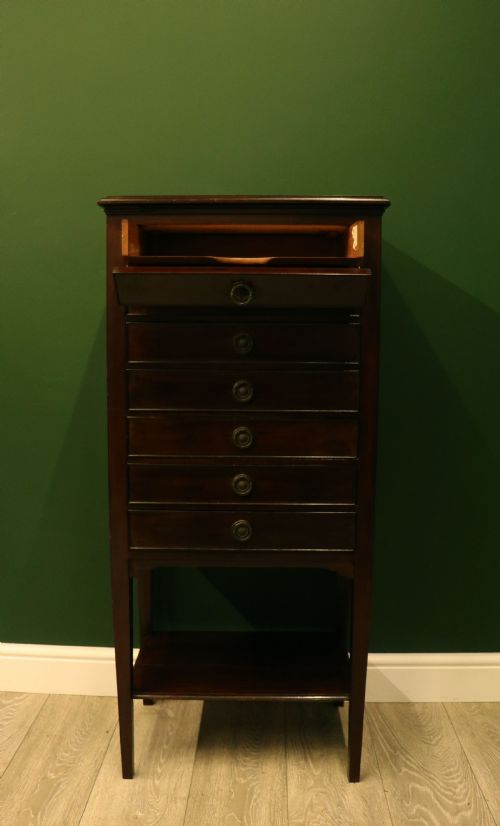 AN EARLY 20TH CENTURY MAHOGANY MUSIC CABINET - ADDITIONAL PHOTO 3