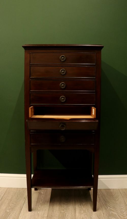 AN EARLY 20TH CENTURY MAHOGANY MUSIC CABINET - ADDITIONAL PHOTO 6