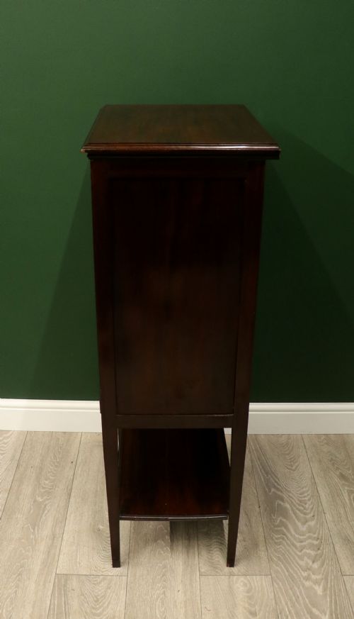 AN EARLY 20TH CENTURY MAHOGANY MUSIC CABINET - ADDITIONAL PHOTO 12