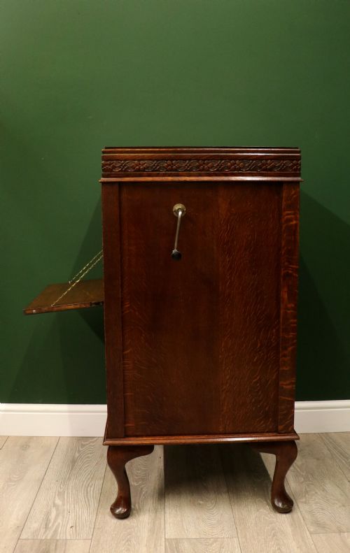 A LOVELY EARLY 20TH CENTURY UPRIGHT PARLOUR GRAMOPHONE BY U PHONE OF LEEDS - ADDITIONAL PHOTO 9