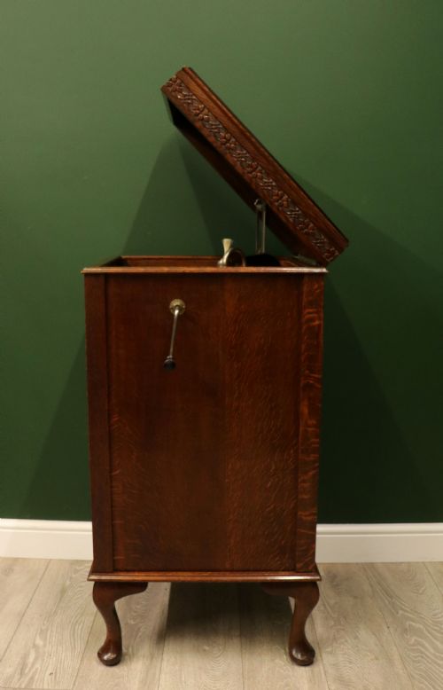 A LOVELY EARLY 20TH CENTURY UPRIGHT PARLOUR GRAMOPHONE BY U PHONE OF LEEDS - ADDITIONAL PHOTO 10