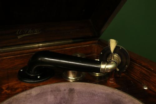 A LOVELY EARLY 20TH CENTURY UPRIGHT PARLOUR GRAMOPHONE BY U PHONE OF LEEDS - ADDITIONAL PHOTO 19