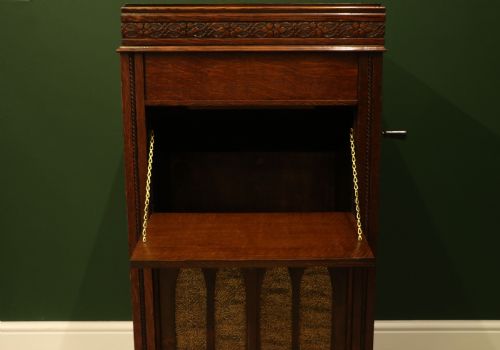 A LOVELY EARLY 20TH CENTURY UPRIGHT PARLOUR GRAMOPHONE BY U PHONE OF LEEDS - ADDITIONAL PHOTO 24