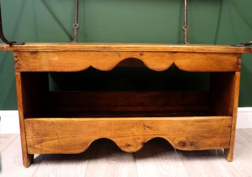 A GREAT HALL SEAT WITH A NOVEL TWIST - ADDITIONAL PHOTO 14