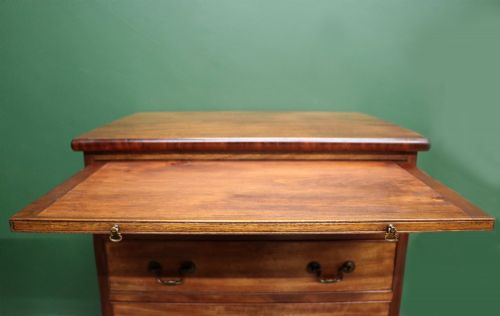 A LOVELY MAHOGANY BACHELORS CHEST CONSTRUCTED IN THE GEORGE III STYLE - ADDITIONAL PHOTO 6
