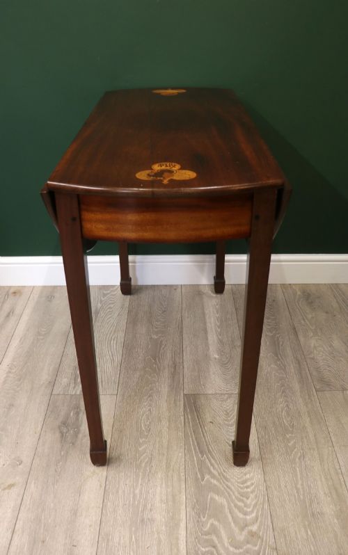 A LOVELY UNUSUAL EDWARDIAN MAHOGANY PEMBROKE TABLE OF OVAL FORM - ADDITIONAL PHOTO 9