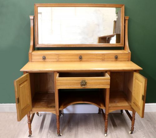 A LOVELY LATE VICTORIAN AMERICAN LIGHT WALNUT DRESSING TABLE IN SUPERB ORIGINAL CONDITION - ADDITIONAL PHOTO 1