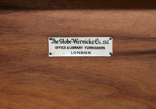 A LOVELY OAK BARRISTERS STYLE STACKING BOOKCASE BY THE RENOWNED MAKERS GLOBE WERNICKE - ADDITIONAL PHOTO 2