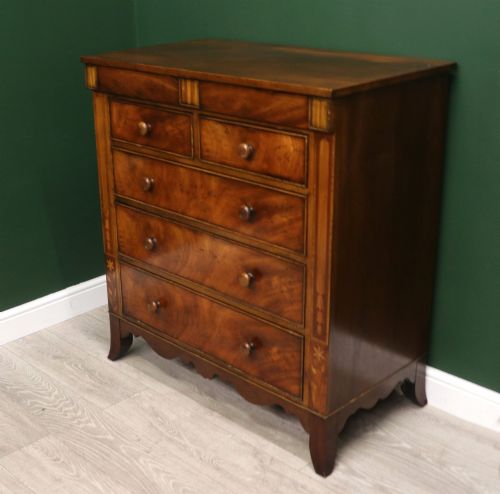 A LOVELY DIMINUTIVE MID VICTORIAN MAHOGANY CHEST OF DRAWERS - ADDITIONAL PHOTO 4